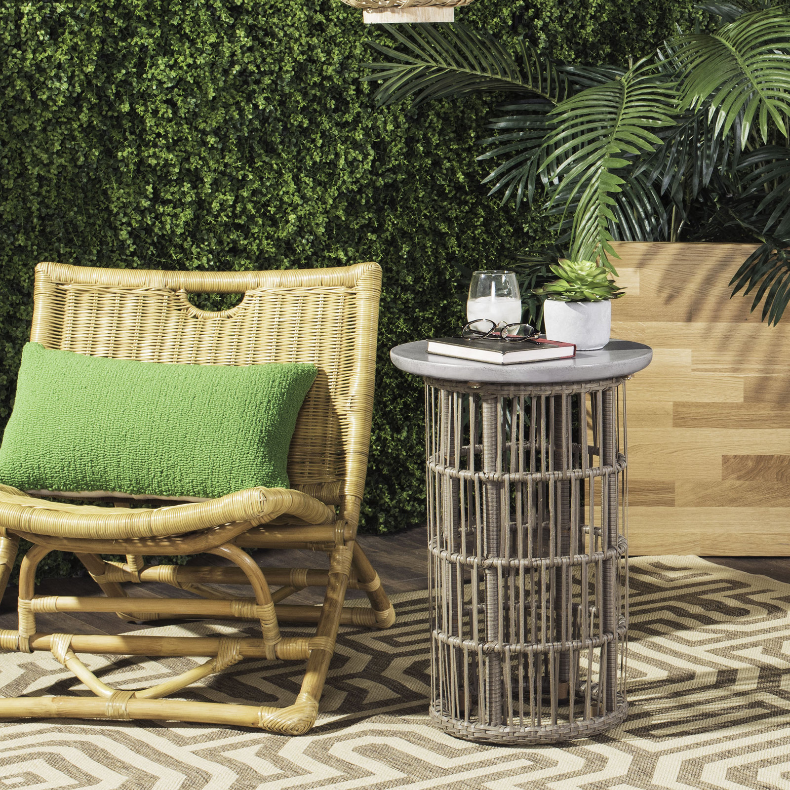 Ginseng 15.8'' Concrete Outdoor Side Table