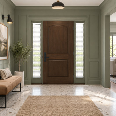 Store blanc avec portes latérales en simili bois de l 9 po x H 72 po pour les portes, fabriqué avec des lattes horizontales en PVC et une conception à la maison.