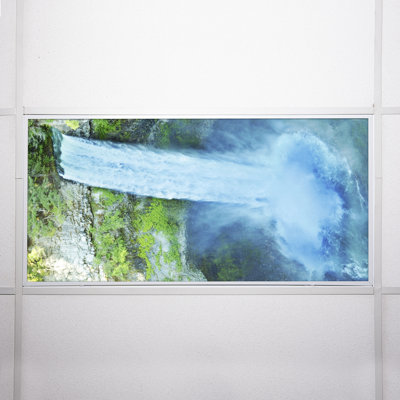 Couvre-lampes fluorescents de classe Waterfall pour plafonniers - pour luminaire 2 x 4 - par Octo Lights