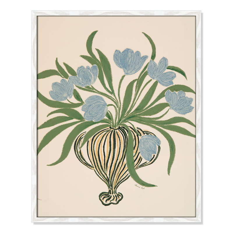 «La Poire Blue Tulips Print» par Camilla Bergqvist, H 29,5 po x l 23,5 po x P 0,75 po