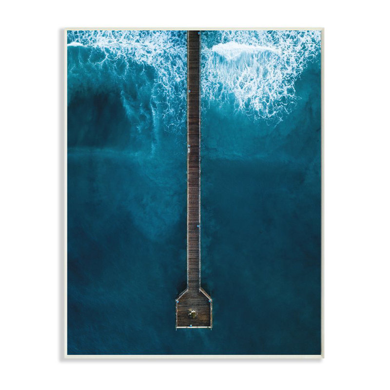 «Long Wood Wharf Beach» par Seven Trees Design - impression d'art graphique, H 19 po x l 13 po x P 0,5 po, Plaque murale