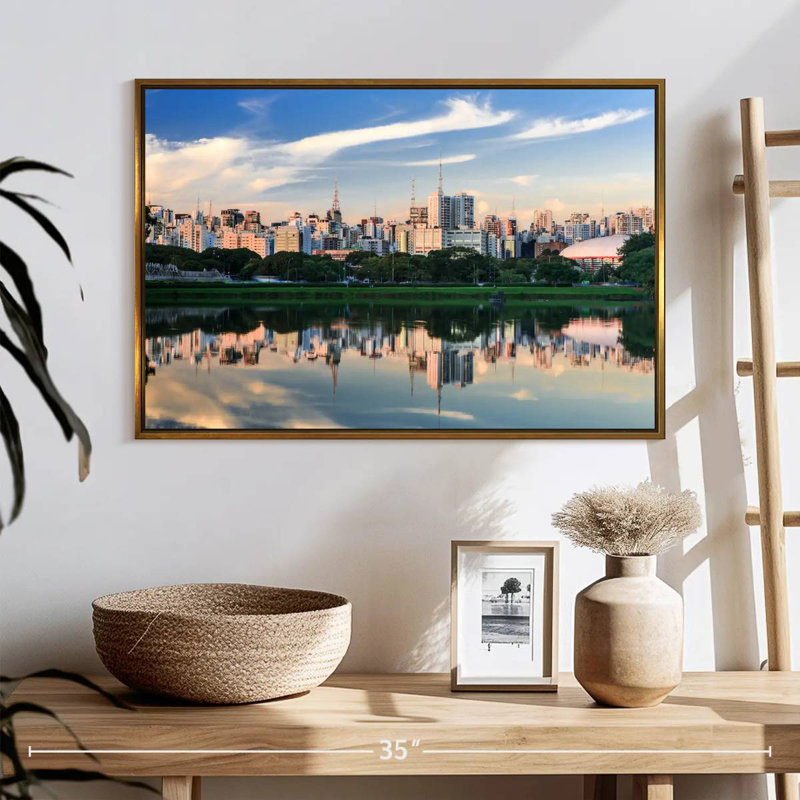Horizon du parc d'Ibirapuera, 25 po x 17 po, Cadre flottant doré