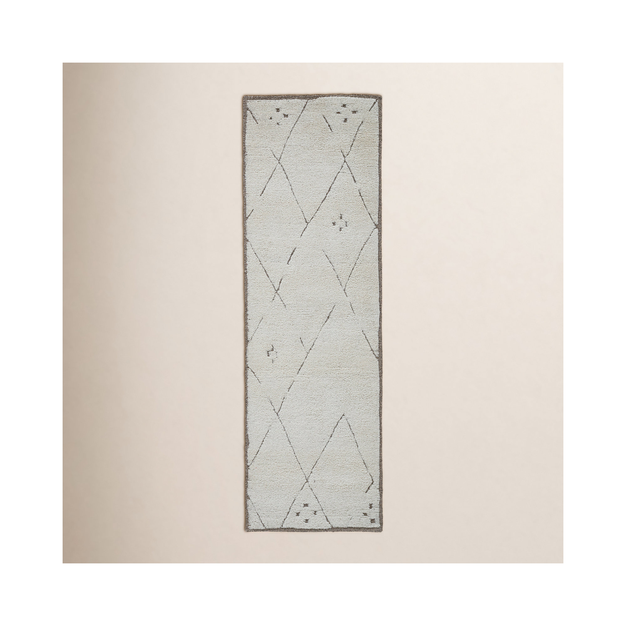 Carolan Hand Tufted Wool Rug, Runner 2'6" x 8'