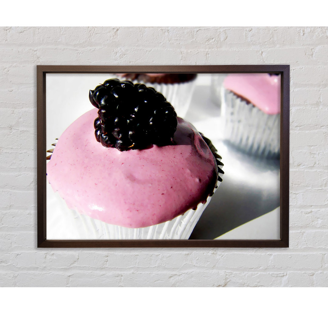 Brombeer Cupcake - Einzelbildrahmen Kunstdrucke auf Leinwand