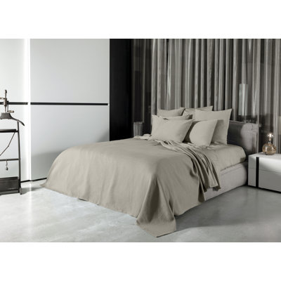 Olivia Coverlet