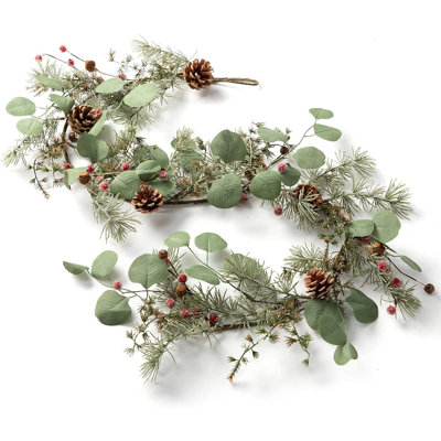 Guirlande de Noël artificielle - Vert - Cône de pin de 5 pi et verdure d'eucalyptus avec des accents de neige, des baies et des cloches décoratives