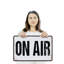 Enseigne en plastique Podcaster On Air 13 po x 20 po