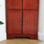 Armoire de salon à 8 portes avec tablettes spacieuses et rangement à finition cerisier pour la cuisine, la salle de bain