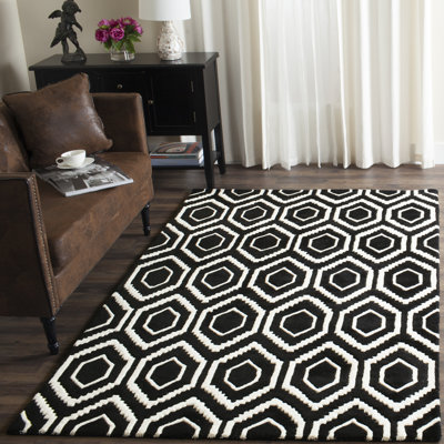  Huyet Geometric Wool Hand Woven Area Rug