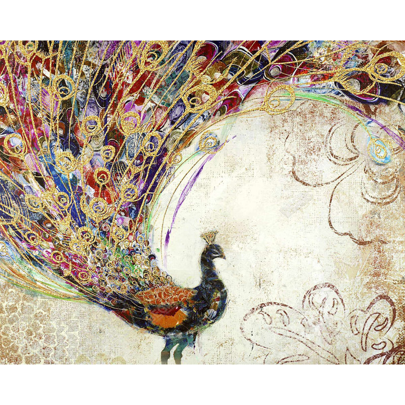 Paon avec plumes dorées