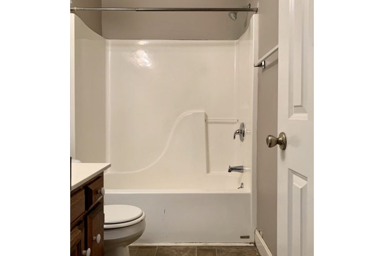 Small Bathroom Reno Before