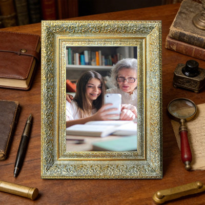 Antique Gold 3 PCS 5" x 7" Refined Picture Frame with Gallery Wall Styling