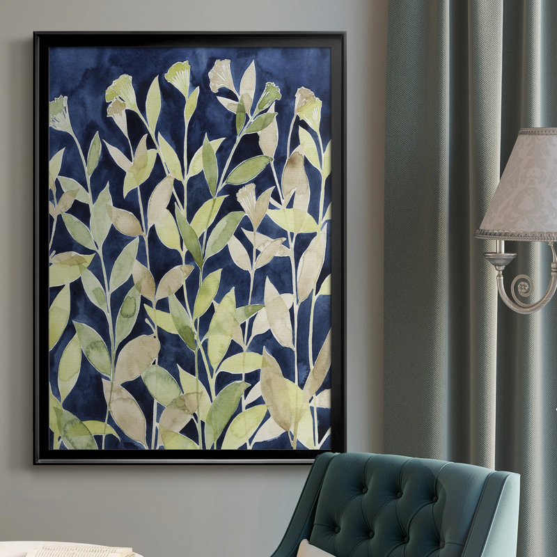 Indigo Blooming Night I, toile encadrée de qualité supérieure - prête à être accrochée, H 30,5 po x l 22,5 po x P 1 po, Noir
