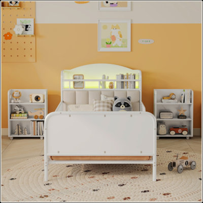 Structure de lit plateforme en métal avec lumière, lit en métal pour enfants avec tablettes de rangement rembourrées et coulissantes