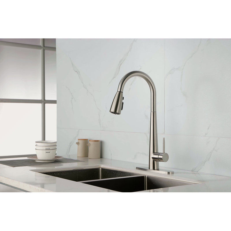 Single Handle Stainless Steel Kitchen Sink Faucet With Pull Down Sprayer, Brushed Nickel
