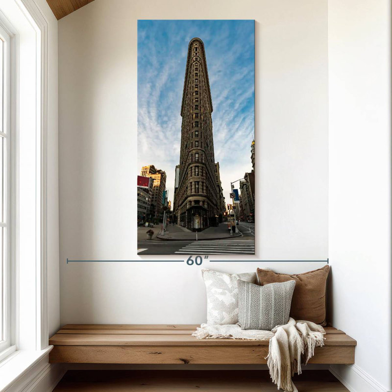 NYC Flatiron Building, H 54 po x l 27 po
