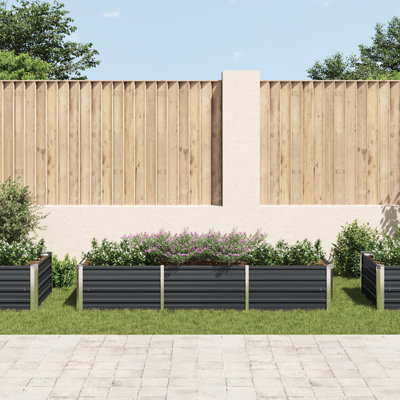Raised garden bed in galvanized steel