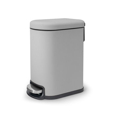 Stainless Steel Step On Waste Basket - 1.3 Gallons
