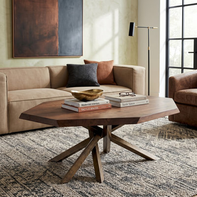 Table basse à pieds croisés