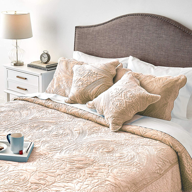 Coral Reef Farmhouse / Country Coverlet, Beige, Twin