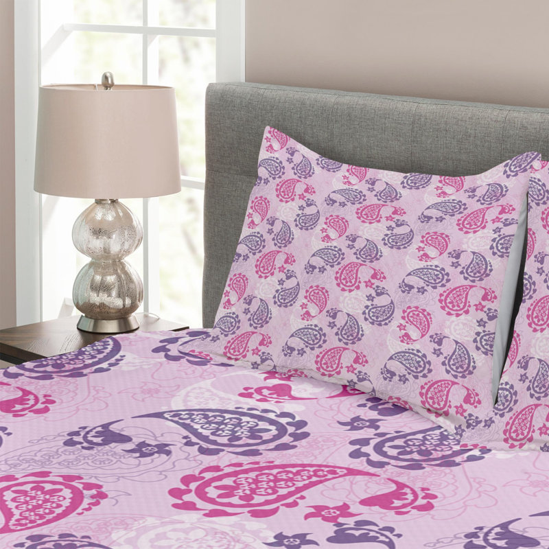 Traditional Paisley Coverlet, Queen Coverlet + 2 Shams