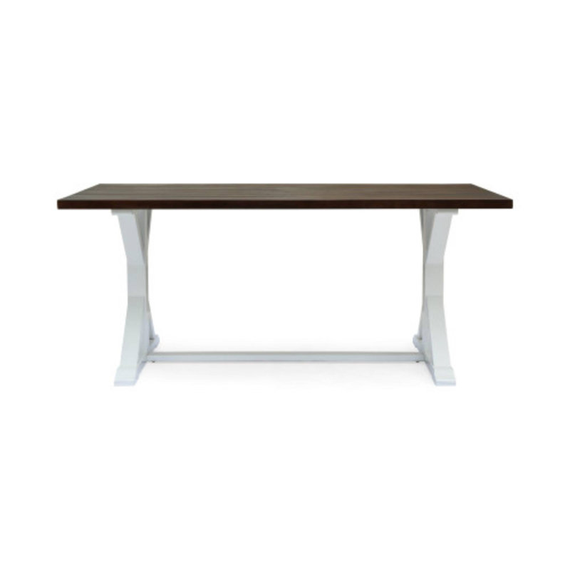 Table de salle à manger idéale pour les dîners de jardin et les sessions de conversation en terrasse