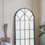 Miroir arqué pleine longueur 34 po x 65,5 po avec motif de vitre noir et doré-1065360009