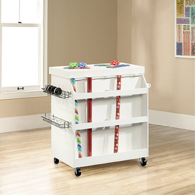 Chariot de bricolage avec finition blanche, style traditionnel, plateau coulissant, compartiments divisés et tablettes inclinées réglables avec rangement en dessous et tablettes
