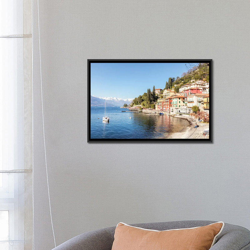 «Varenna On Como Lake, Italy» par Matteo Colombo, impression sur toile tendue, H 32 po x l 48 po x P 1,5 po, Pas de tapis