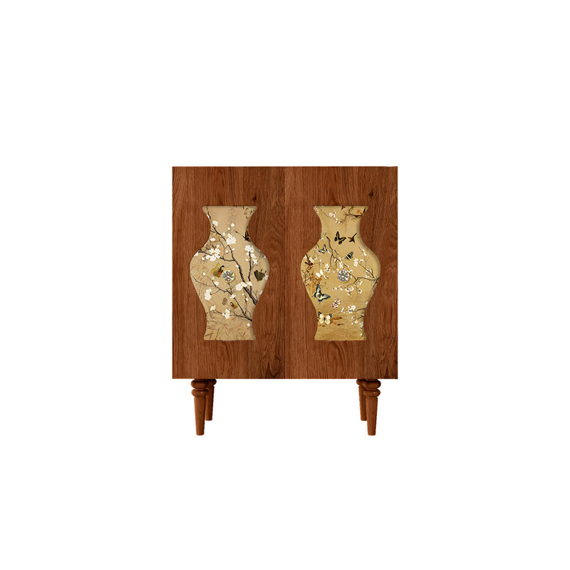 Une armoire de rangement de style central