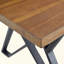 Table de salle à manger d'intérieur avec pieds en métal