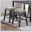 Ensemble de comptoir 5 pièces à finition grise avec table multifonctionnelle et 4 tabourets, revêtement en chenille grise, garniture cloutée, mobilier de salle à manger