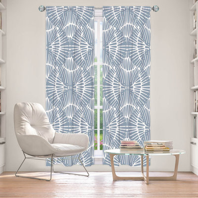 La paire de rideaux obscurcissant en polyester Forelli filtre la plupart des rideaux de lumière