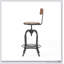 Tabouret de bar pivotant avec bois de sapin, siège en similicuir capitonné à losanges et hauteur réglable pour plus de confort et de style