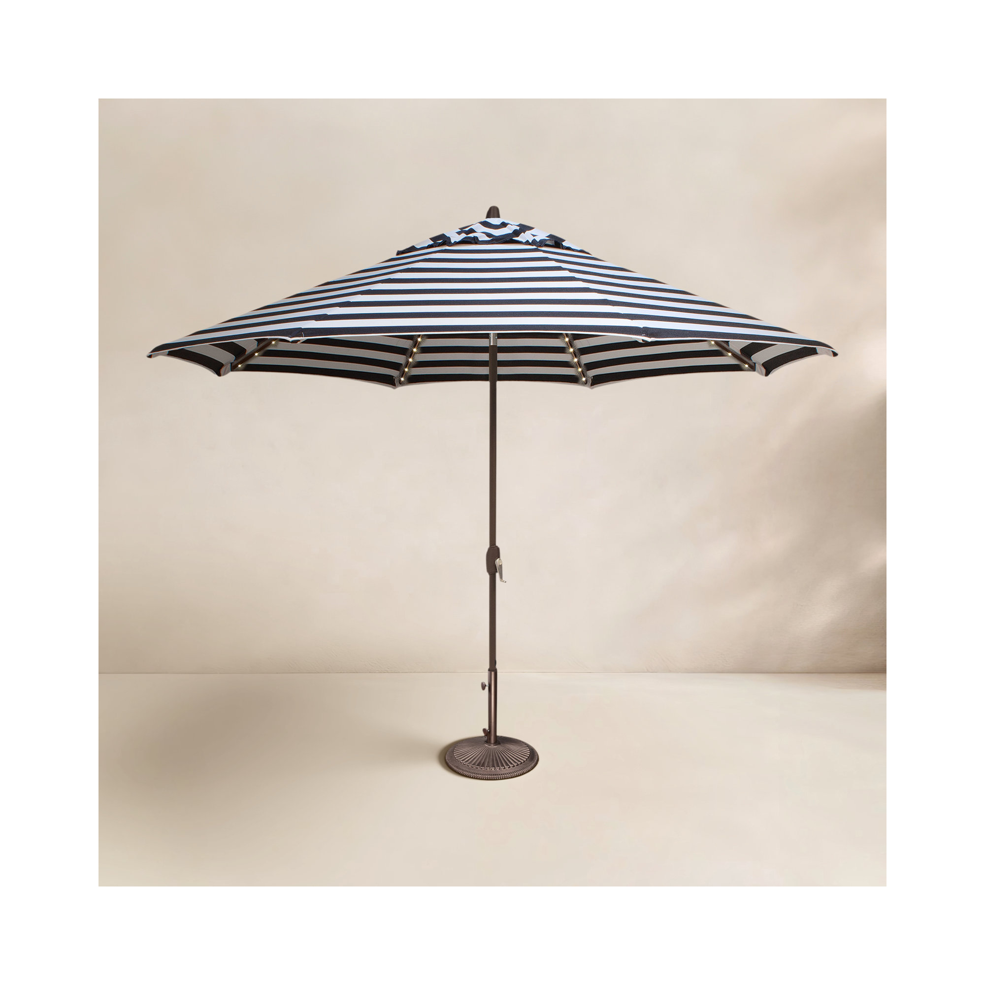 Bigelow 132'' Outdoor Umbrella with lights, Bronze