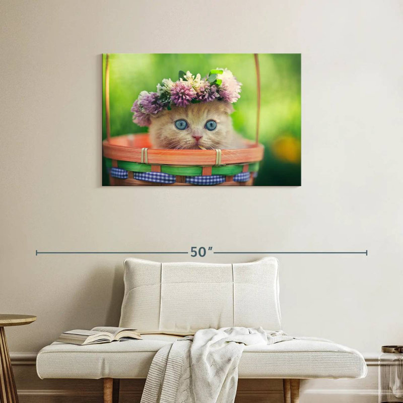 Brampt Garland Cat, 24" H x 36" W