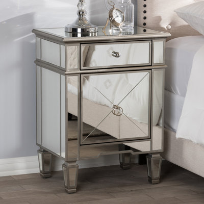 22'' W Nightstand