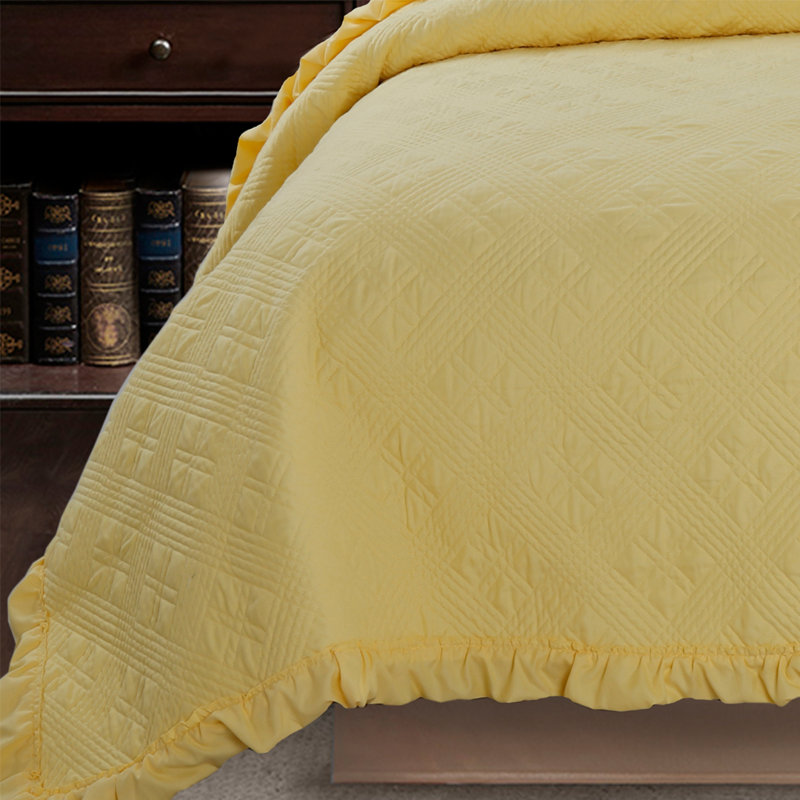 Modern & Contemporary Polyester Quilt, Queen Quilt + 2 Standard Shams, Yellow