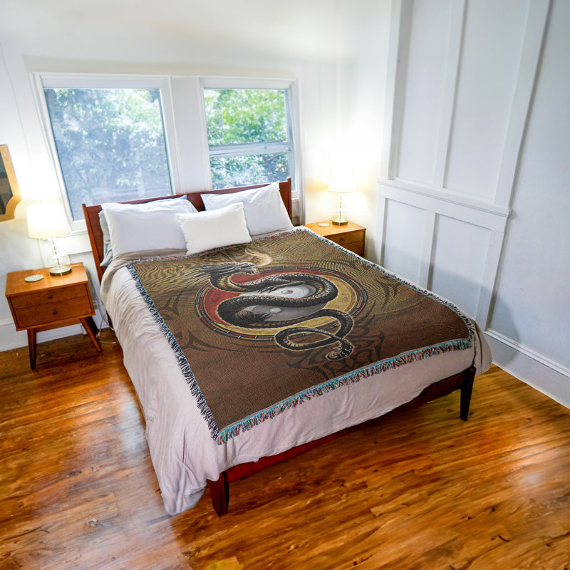 Couverture tissée Yin Yang Protecteur Dragon de Pure Country Weavers par Anne Stokes - Plaid en coton fantaisie - Fabriqué aux États-Unis - 183 cm x 137 cm