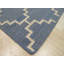Tapis bleu moderne à motif géométrique en treillis à losanges et motif géométrique moderne-124205522
