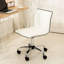 Chaise de bureau blanche à dossier moyen avec dossier pivotant en similicuir souple pivotant à 360 degrés et 5 réglages de hauteur pratiques-1711898349