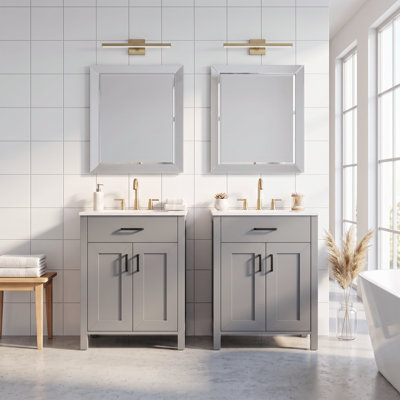 Meuble-lavabo standard autoportant de 122 cm (48 po) en bois massif et MDF, gris, avec lavabo en céramique, tiroir à charnière, tiroirs à fermeture amortie et étagères à deux niveaux. Robinetterie non incluse.