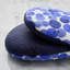 SUR LA TABLE ÉLÉMENT DE CUISINE DE TABLE Ensemble de 2 mini-mitaines à fruits frais bleu / blanc 5,5 po x 8 po