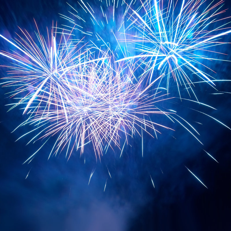 Bromelton, feux d'artifice colorés sur toile par Dovapi, photographie, H 12 po x l 12 po x P 1,25 po