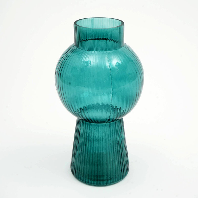 Petit vase moderne en entonnoir, 10"