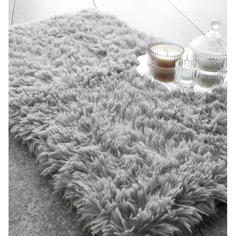 Cuddly Faux Fur Rectangle Bath Mat, Silver