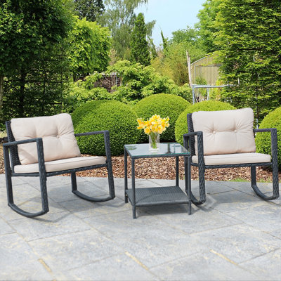 Ensemble de 3 chaises d'extérieur en rotin et en osier Wrought Studio ™