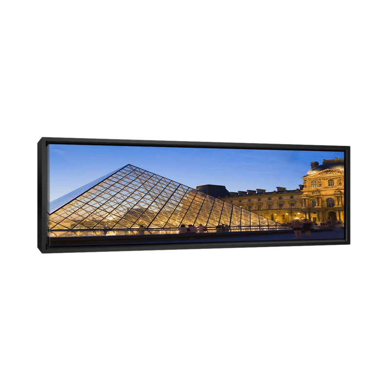 «Louvre Pyramid, Paris, France», reproduction sur toile, H 20 po x l 60 po x P 1,5 po, Toile avec cadre noir