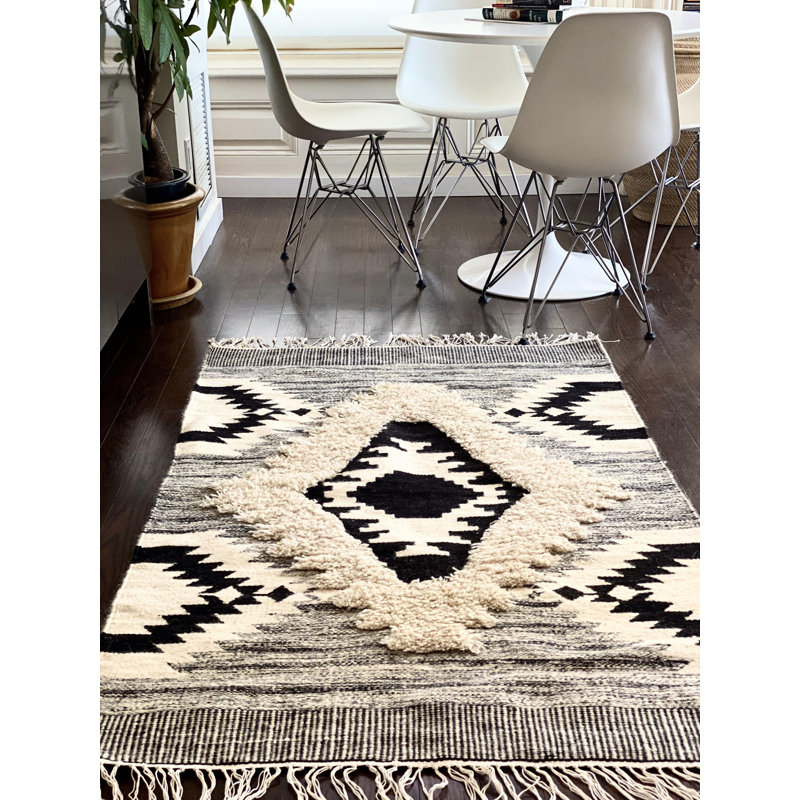 Tapis texturé crème, Rectangle 2 pi 4 po x 4 pi 7 po