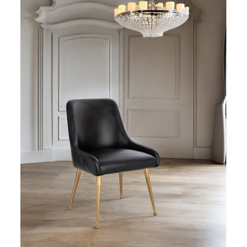 Chaise en cuir, Noir